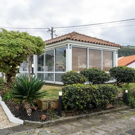 Coastal Haven Feriehus Mosteiros (Azores)